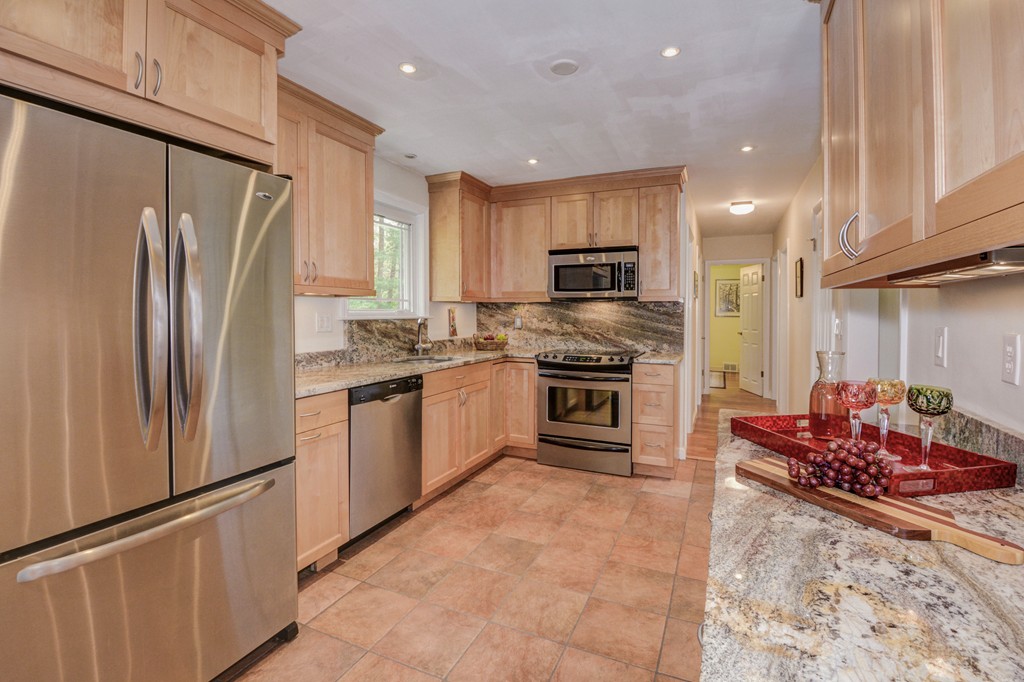 37 Emerson Road Northborough, MA 01532 - Photo 9 of 29 Gallery Image 9