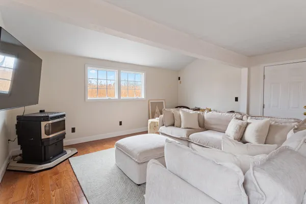 $4,000 | 518 High Street, Unit B, Hampton, NH 03842
