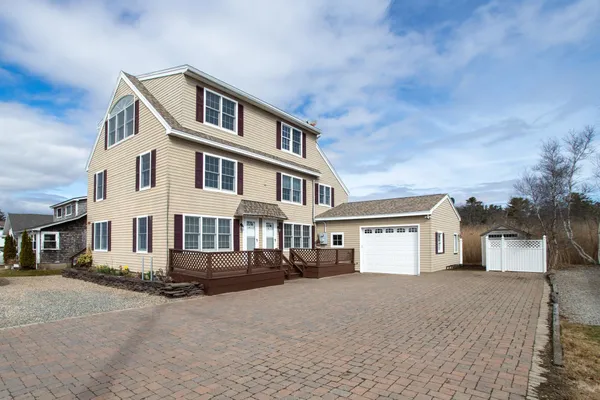 $4,000 | 518 High Street, Unit B, Hampton, NH 03842