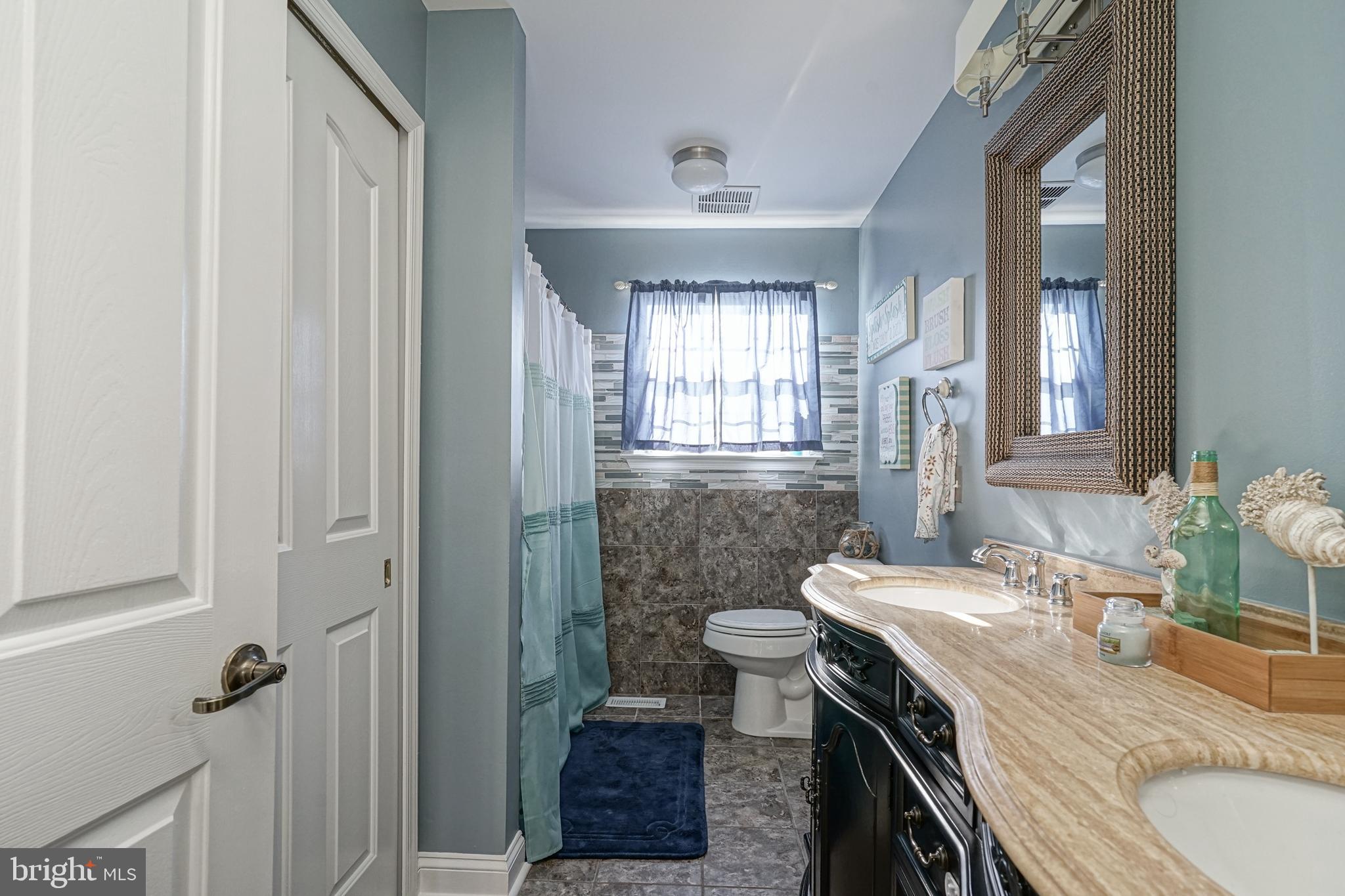 966 Honeysuckle Road Williamstown, NJ 08094 - Photo 8 of 44 Gallery Image 8