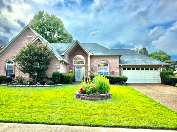 $2,395 | 266 Bouldincrest Avenue, Collierville, TN 38017