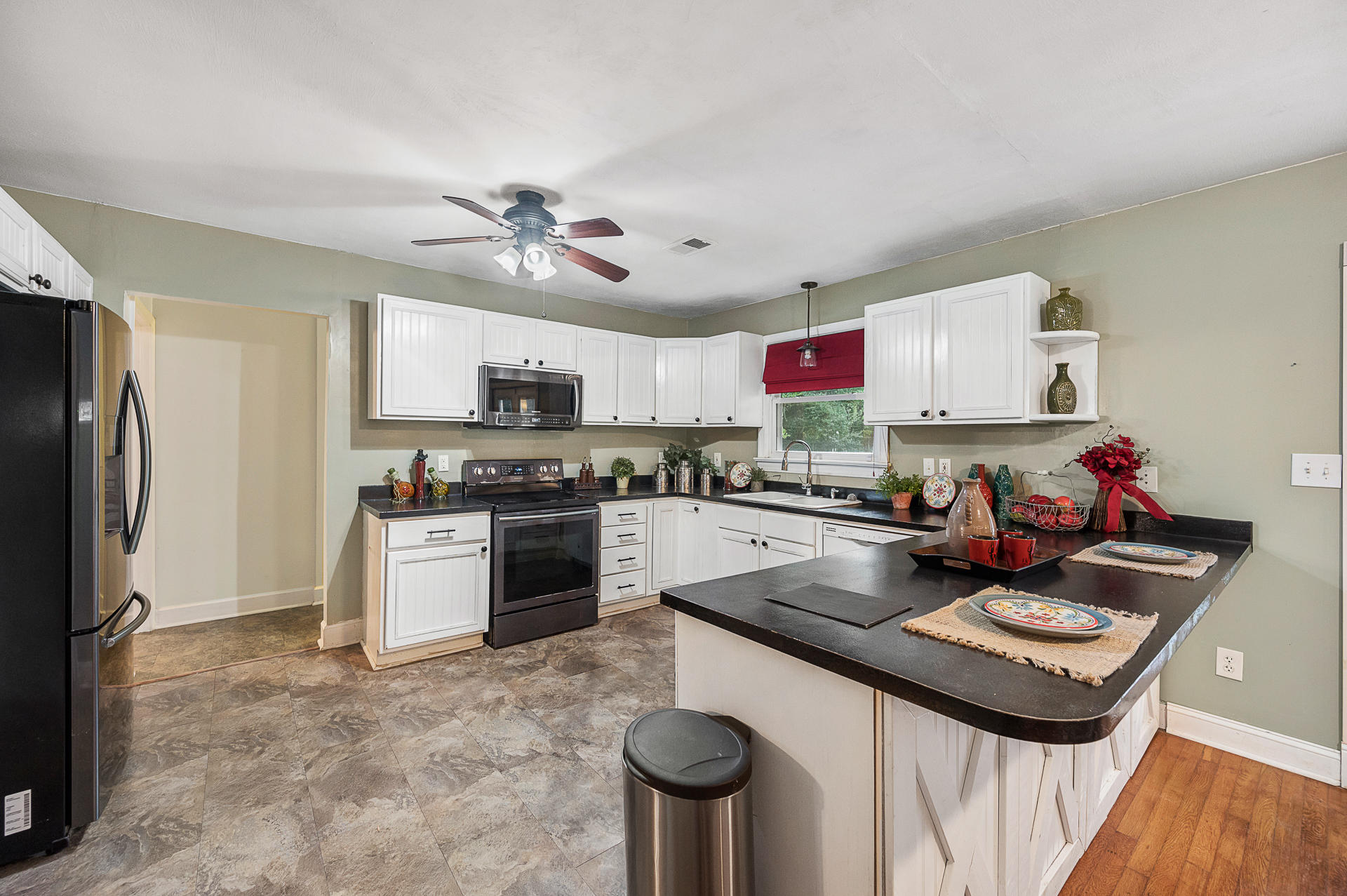 119 Newington Road Summerville, SC 29485 - Photo 11 of 38 119Newington-12