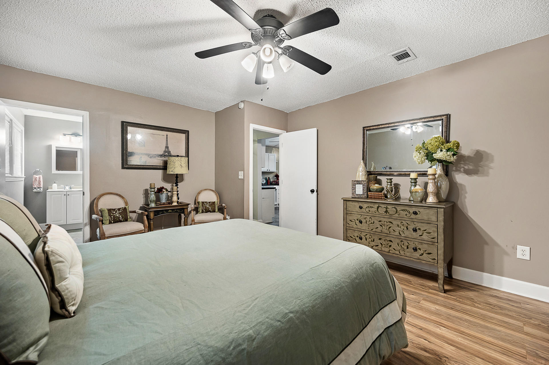 119 Newington Road Summerville, SC 29485 - Photo 18 of 38 119Newington-19