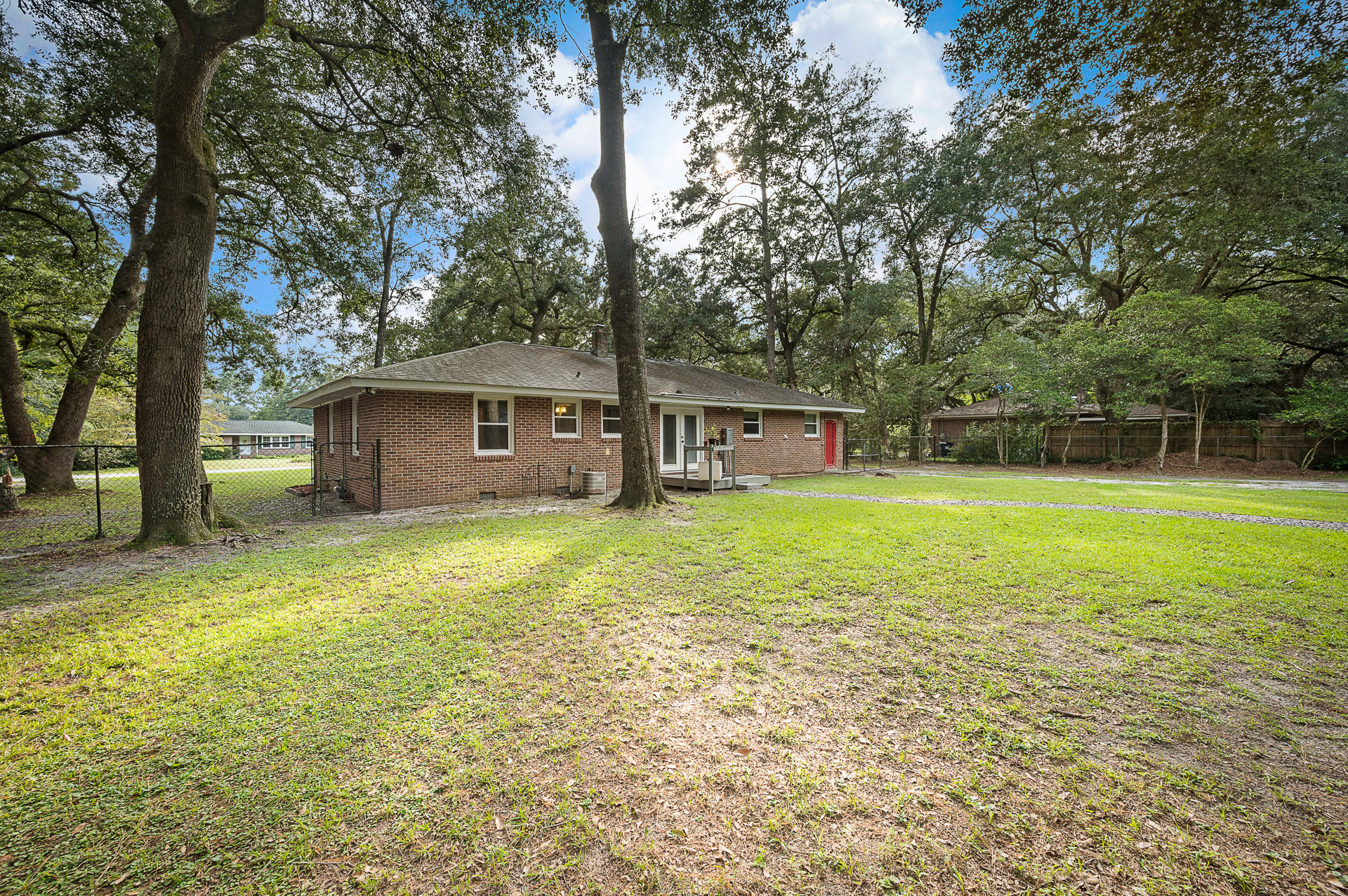 119 Newington Road Summerville, SC 29485 - Photo 29 of 38 119Newington-28
