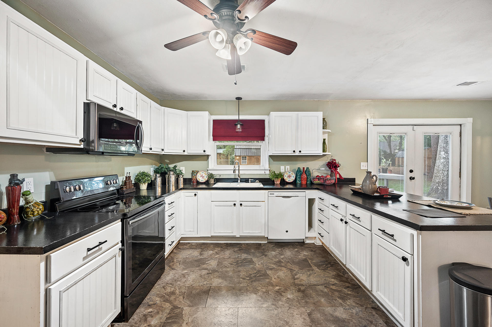 119 Newington Road Summerville, SC 29485 - Photo 10 of 38 119Newington-11