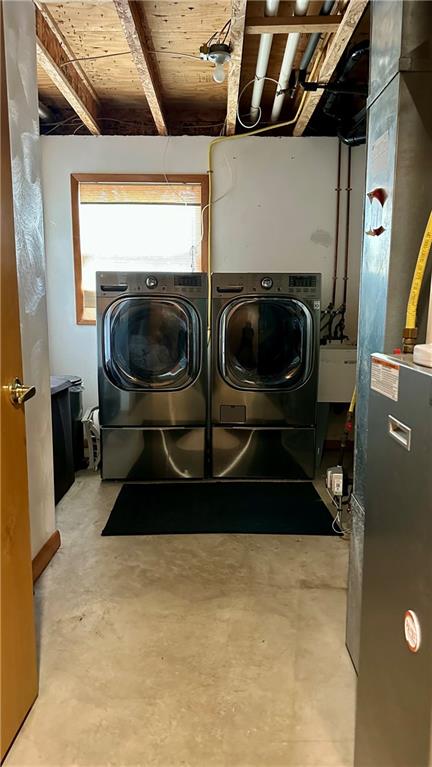 6949 Shannon Road Verona, PA 15147 - Photo 36 of 49 a view of living room washer and dryer
