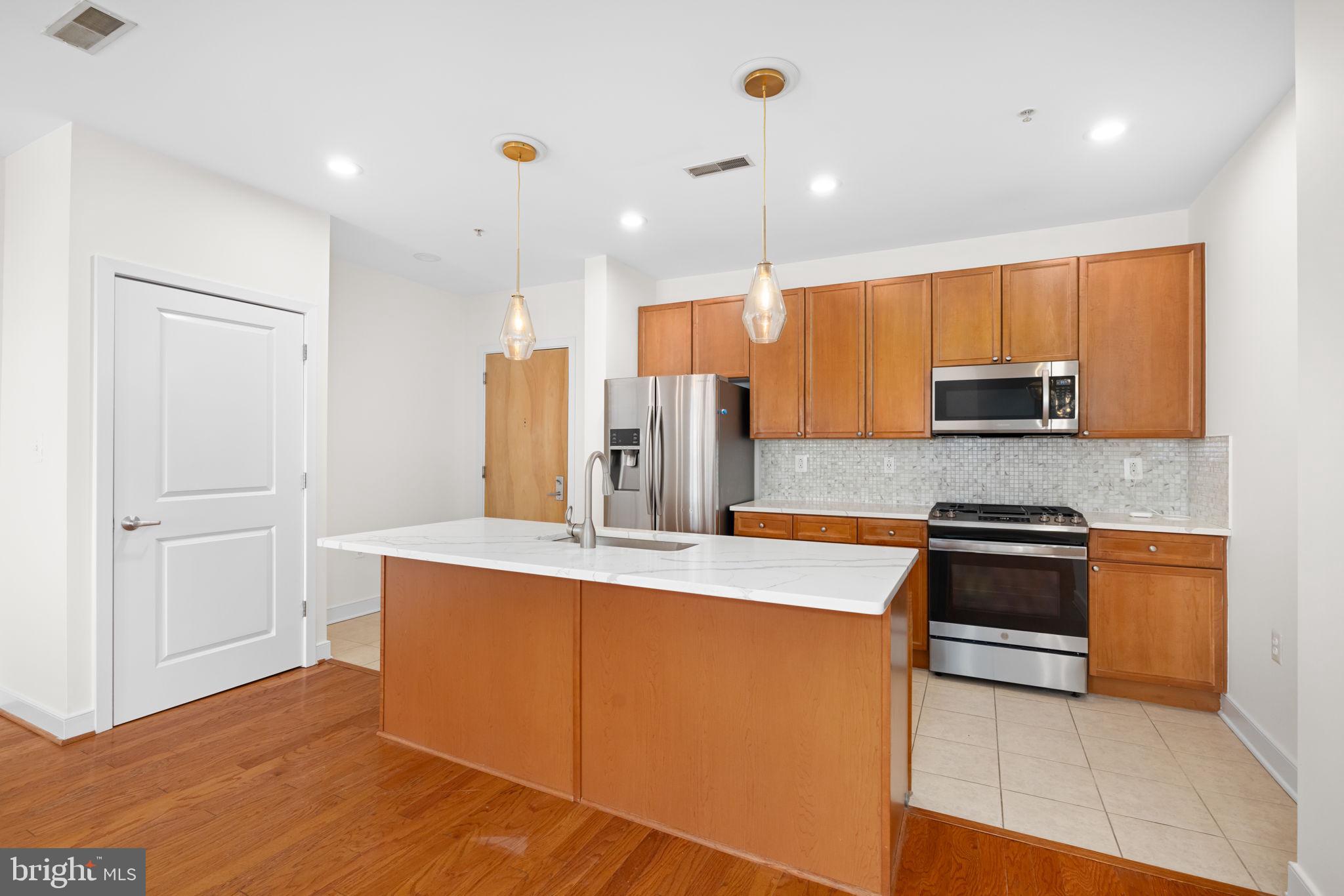 181 East Reed Avenue, Unit 110 Alexandria, VA 22305 - Photo 2 of 23