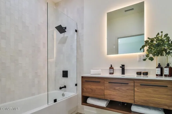 $2,199,000 | 514 West Washington Boulevard, Pasadena, CA 91103