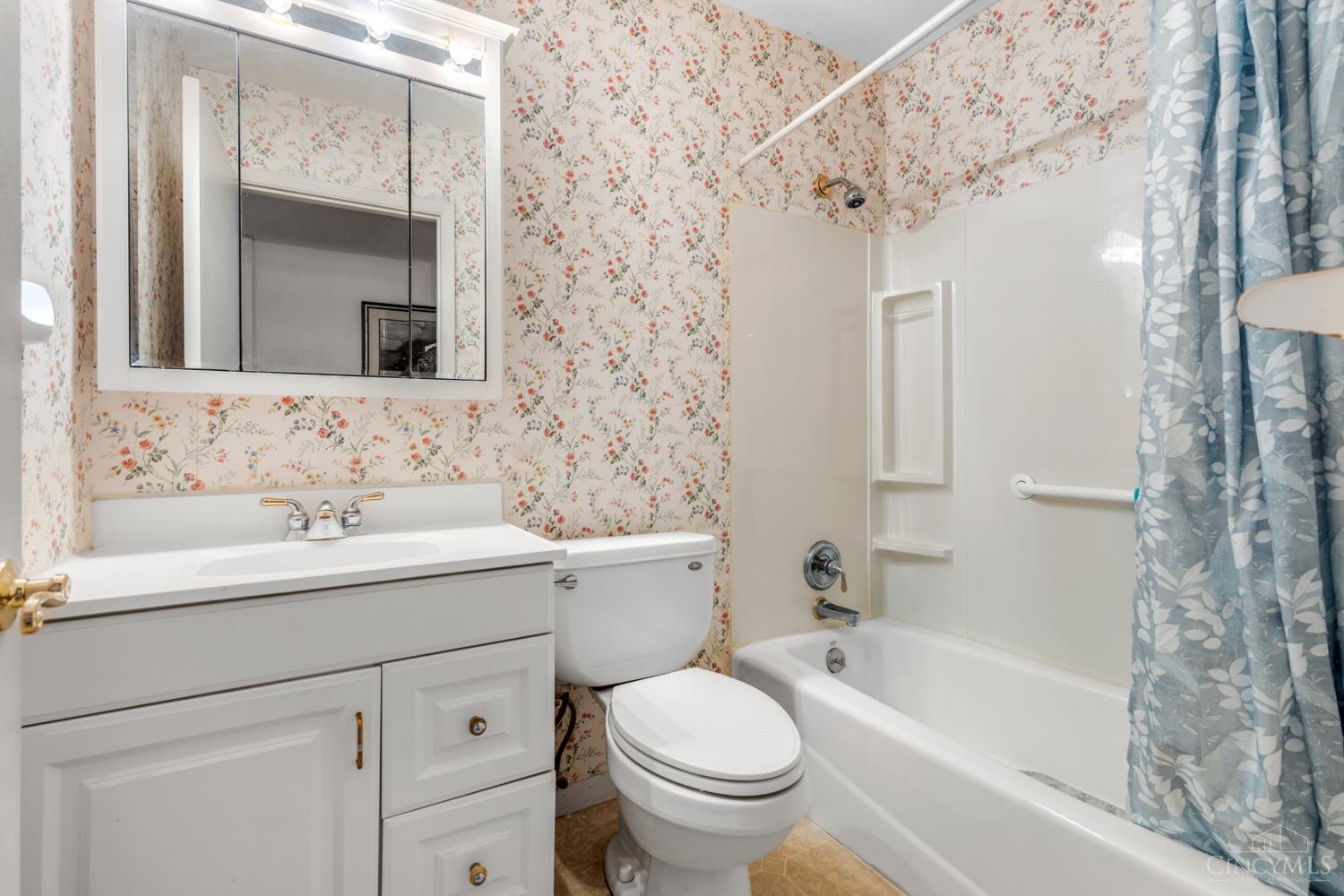 741 Stuart Lane Cincinnati, OH 45245 - Photo 24 of 30