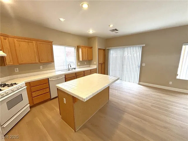 $1,950 | 7532 Frontier Ranch Lane, Las Vegas, NV 89113