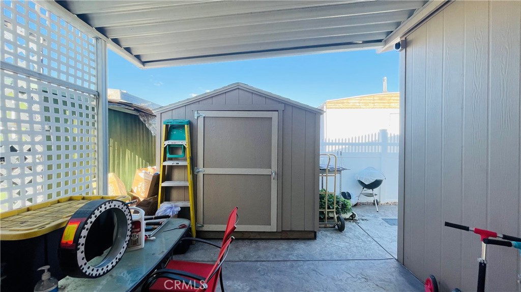 2139 East 4th Street, Unit 142 Ontario, CA 91764 - Photo 33 of 34 a room with musical instruments