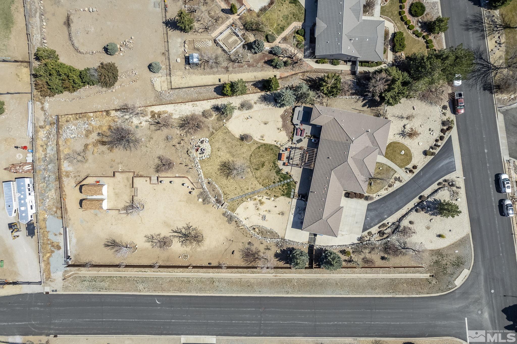 735 Flanders Road Reno, NV 89511 - Photo 3 of 40