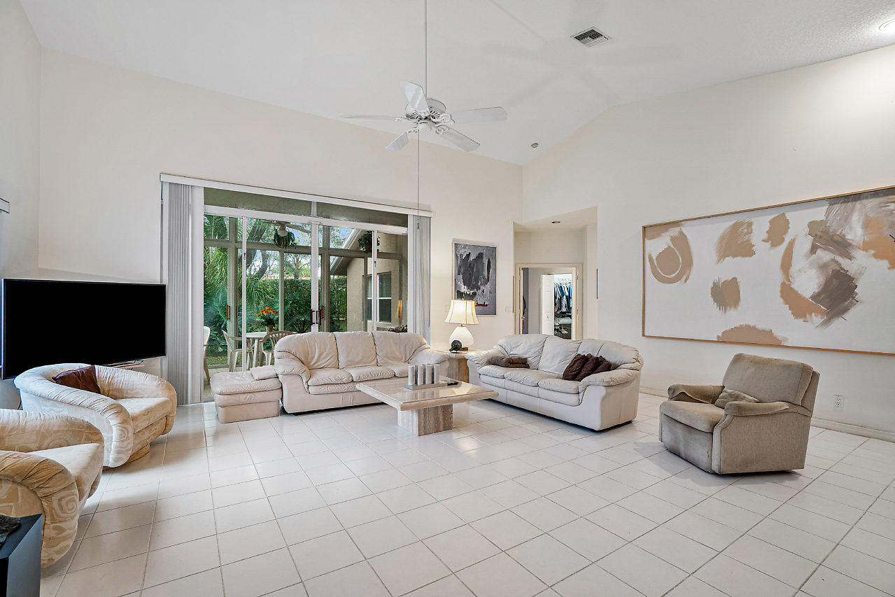 8675 Vía Reale Boca Raton, FL 33496 - Photo 4 of 28 004-8675ViaReale-BocaRaton-FL-small