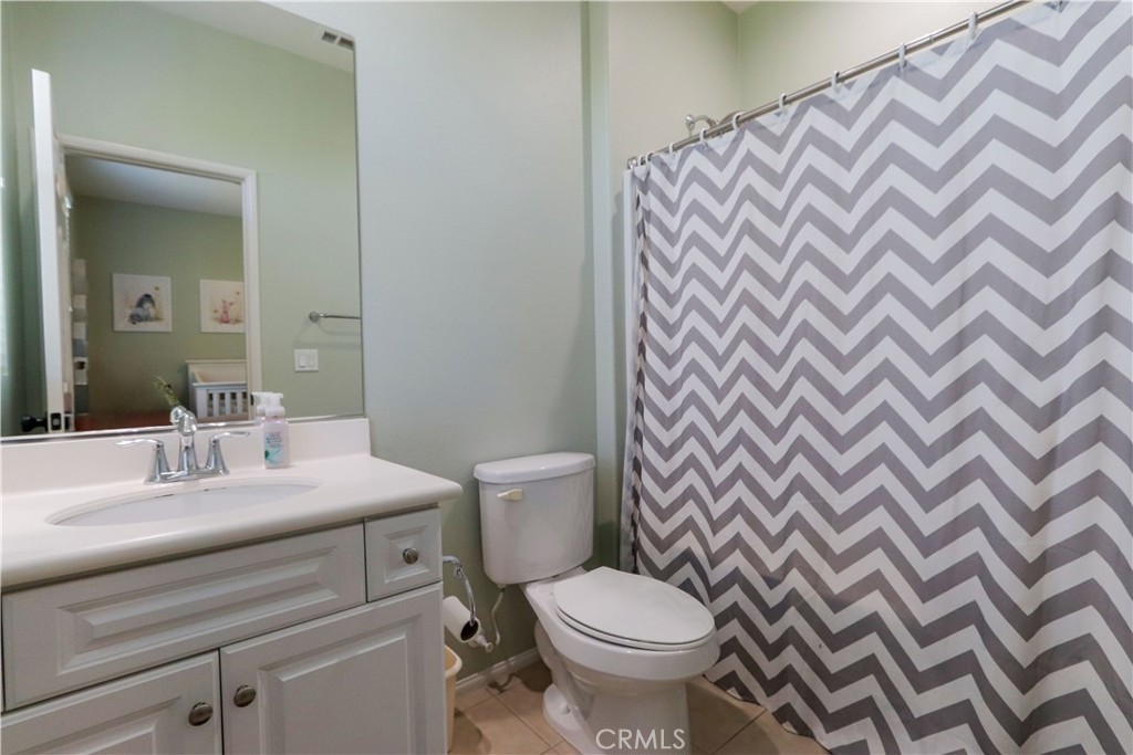 47 Aliso Ridge Loop Mission Viejo, CA 92691 - Photo 30 of 49 Second bathroom
