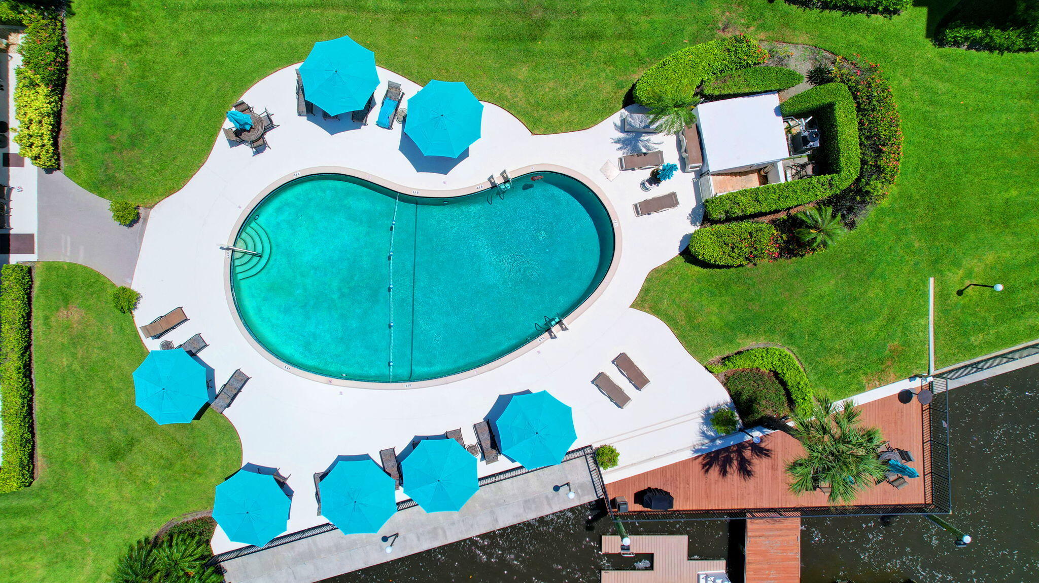 2840 South Ocean Boulevard, Unit 3020 Palm Beach, FL 33480 - Photo 30 of 40 an aerial view of a house having outdoor space and swimming pool