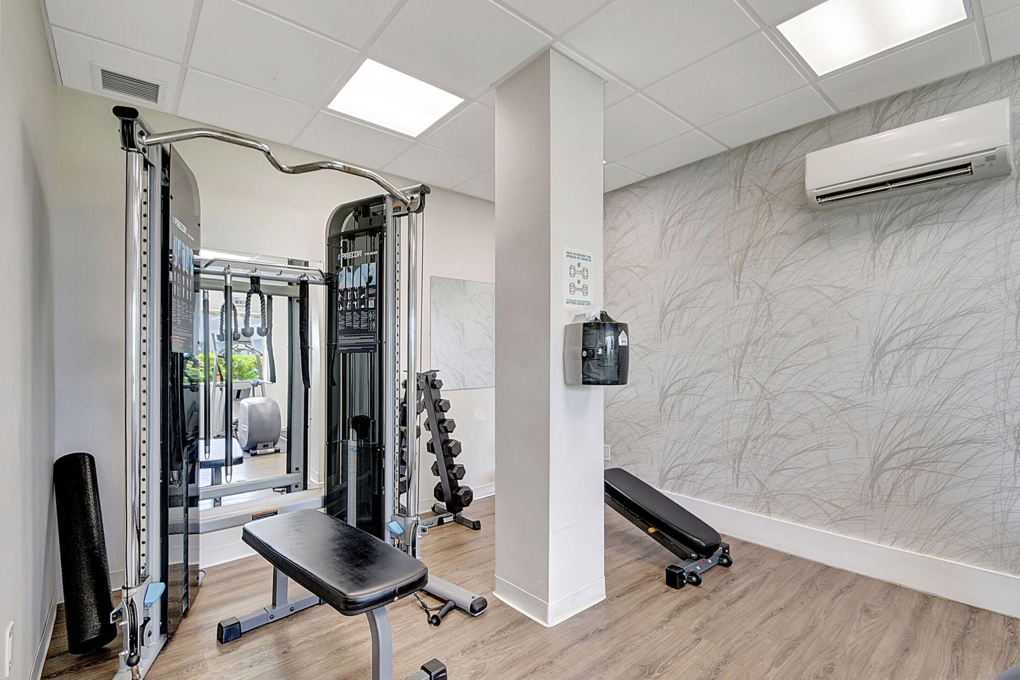 2840 South Ocean Boulevard, Unit 3020 Palm Beach, FL 33480 - Photo 37 of 40 a living room with furniture