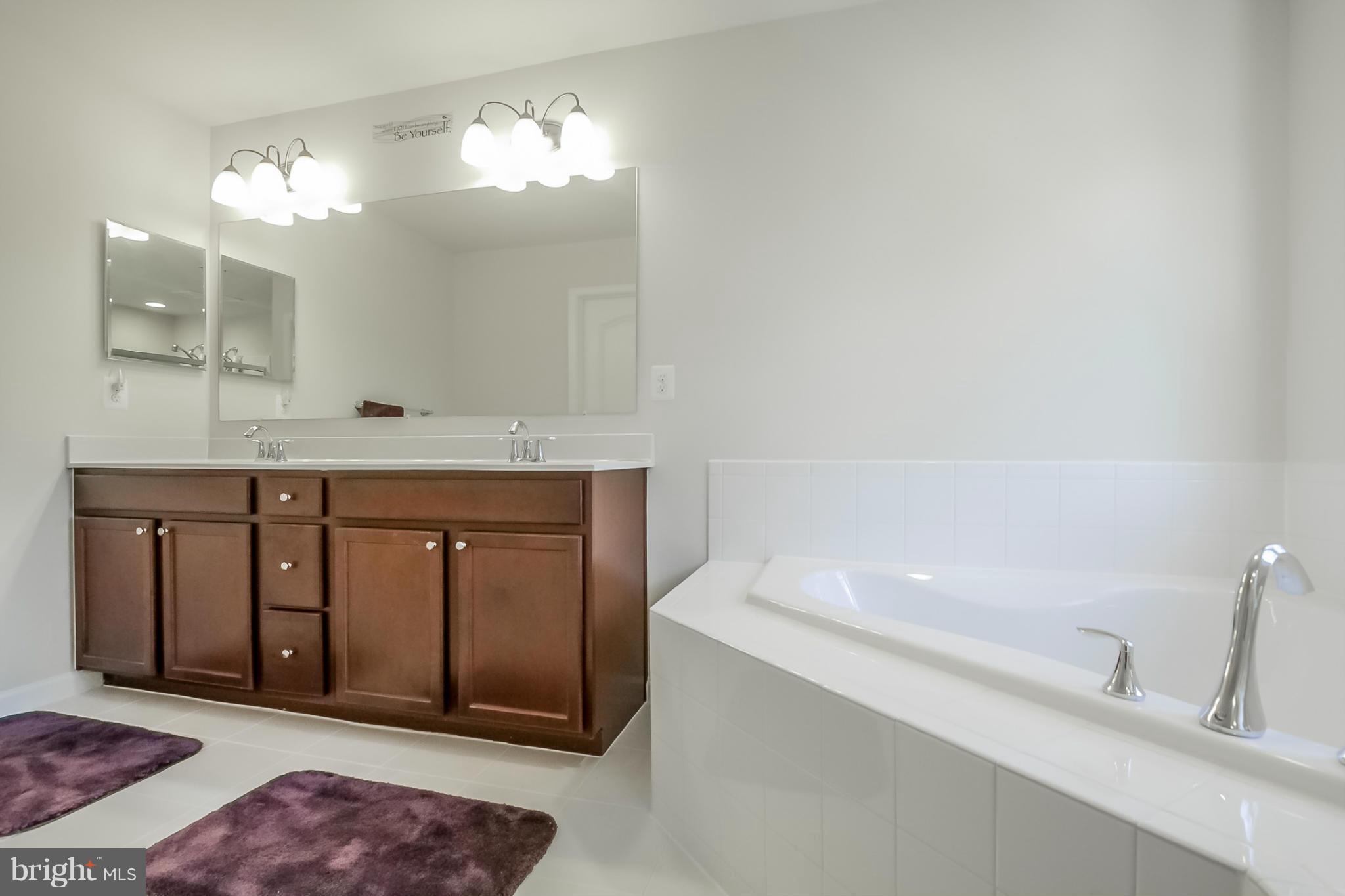 8575 Crooked Tree Lane Laurel, MD 20724 - Photo 13 of 19 Bath (Master)