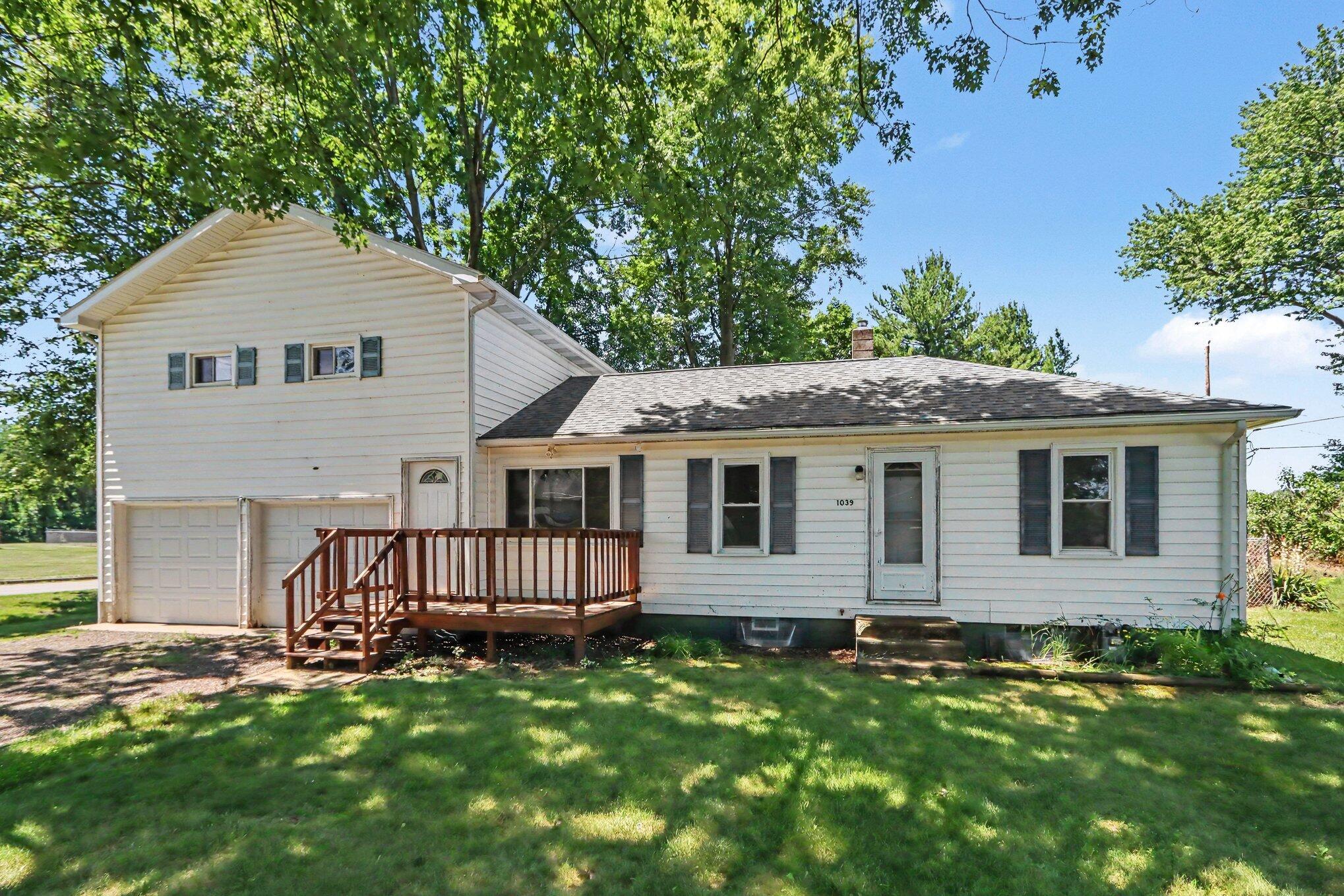 1039 South Constantine Street Three Rivers, MI 49093 - Photo 2 of 26
