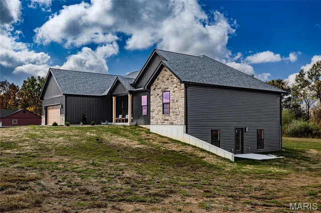 $550,000 | 3555 Weatherby Lane, Farmington, MO 63640