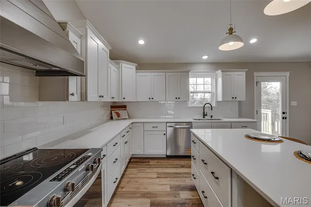 $550,000 | 3555 Weatherby Lane, Farmington, MO 63640