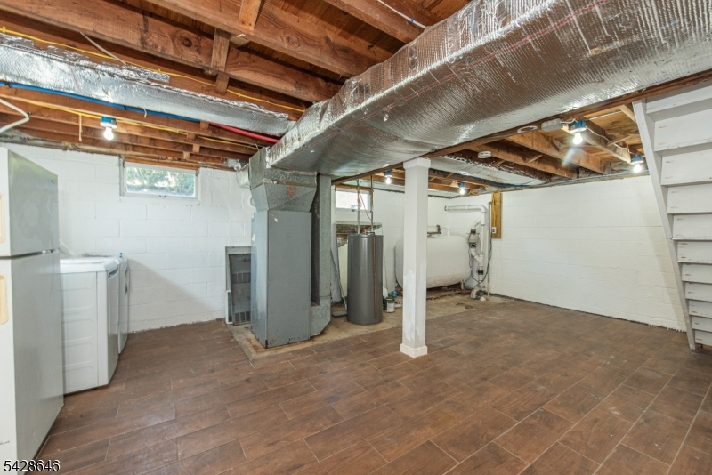 537 Dell Road Mount Arlington, NJ 07850 - Photo 16 of 23 a view of small space
