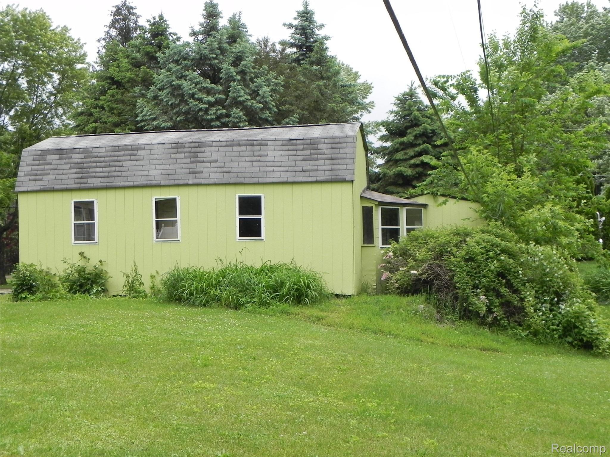 8283 Foster Road Clarkston, MI 48346 - Photo 11 of 55 DSCN3420.JPG