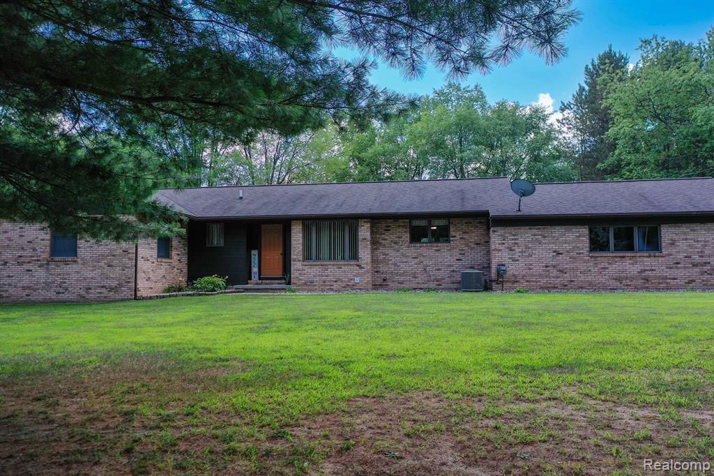 3577 Jewell Road Howell, MI 48843 - Photo 5 of 69