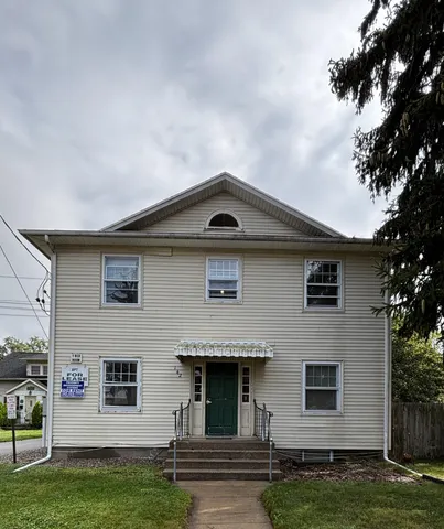 $975 | 142 North Riverview Drive, Unit 3, Kalamazoo, MI 49004