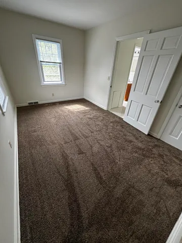 $975 | 142 North Riverview Drive, Unit 3, Kalamazoo, MI 49004