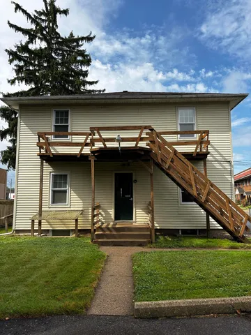 $975 | 142 North Riverview Drive, Unit 3, Kalamazoo, MI 49004