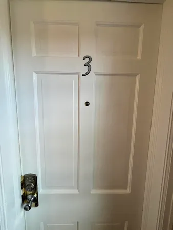 $975 | 142 North Riverview Drive, Unit 3, Kalamazoo, MI 49004