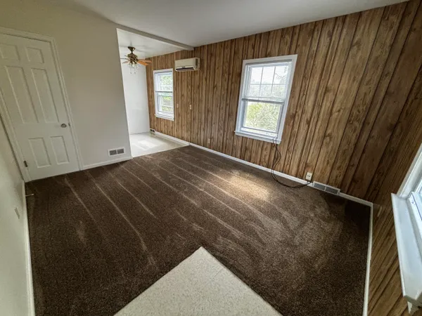 $975 | 142 North Riverview Drive, Unit 3, Kalamazoo, MI 49004