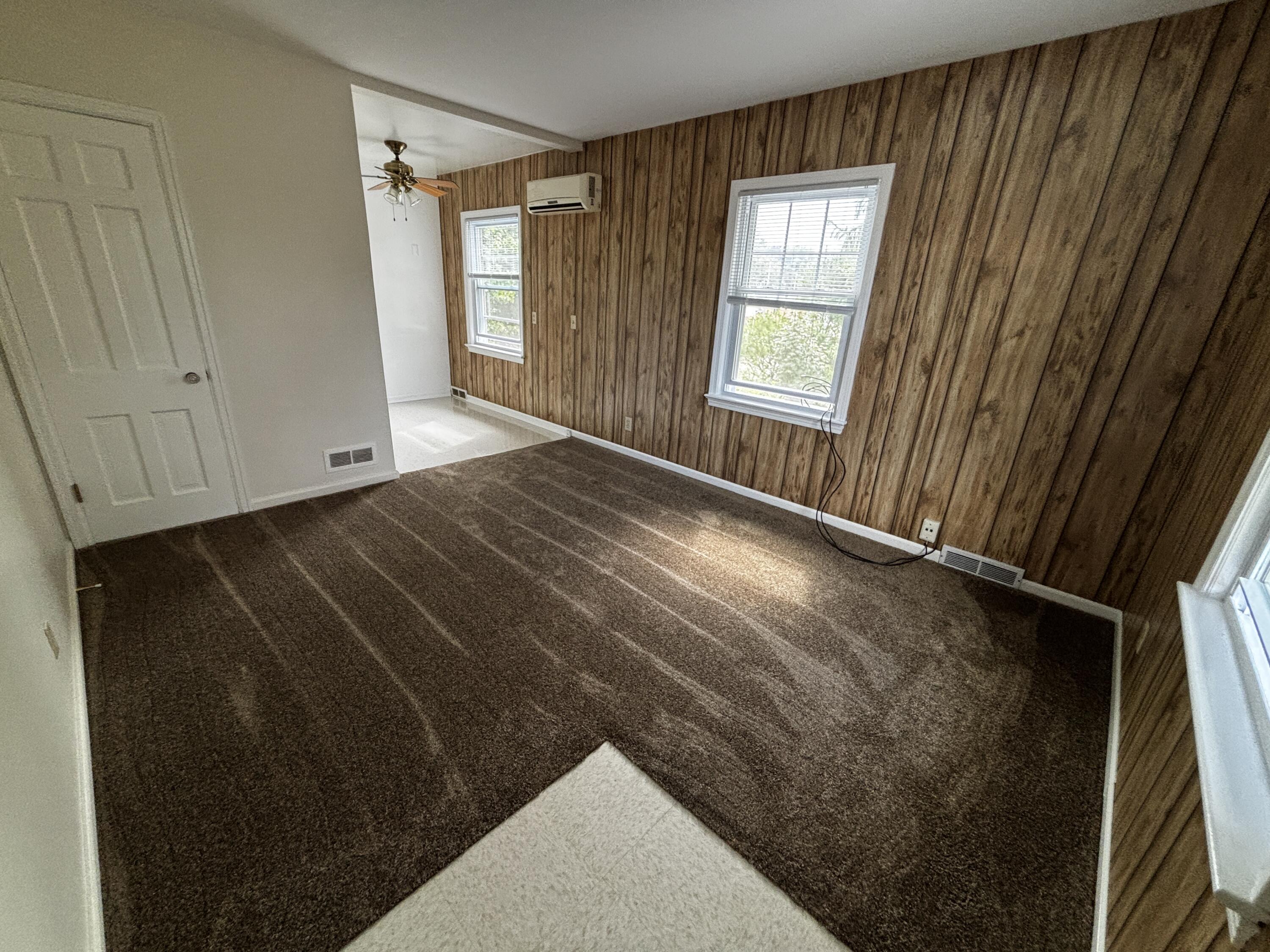 142 North Riverview Drive, Unit 3 Kalamazoo, MI 49004 - Photo 6 of 15 IMG_4114