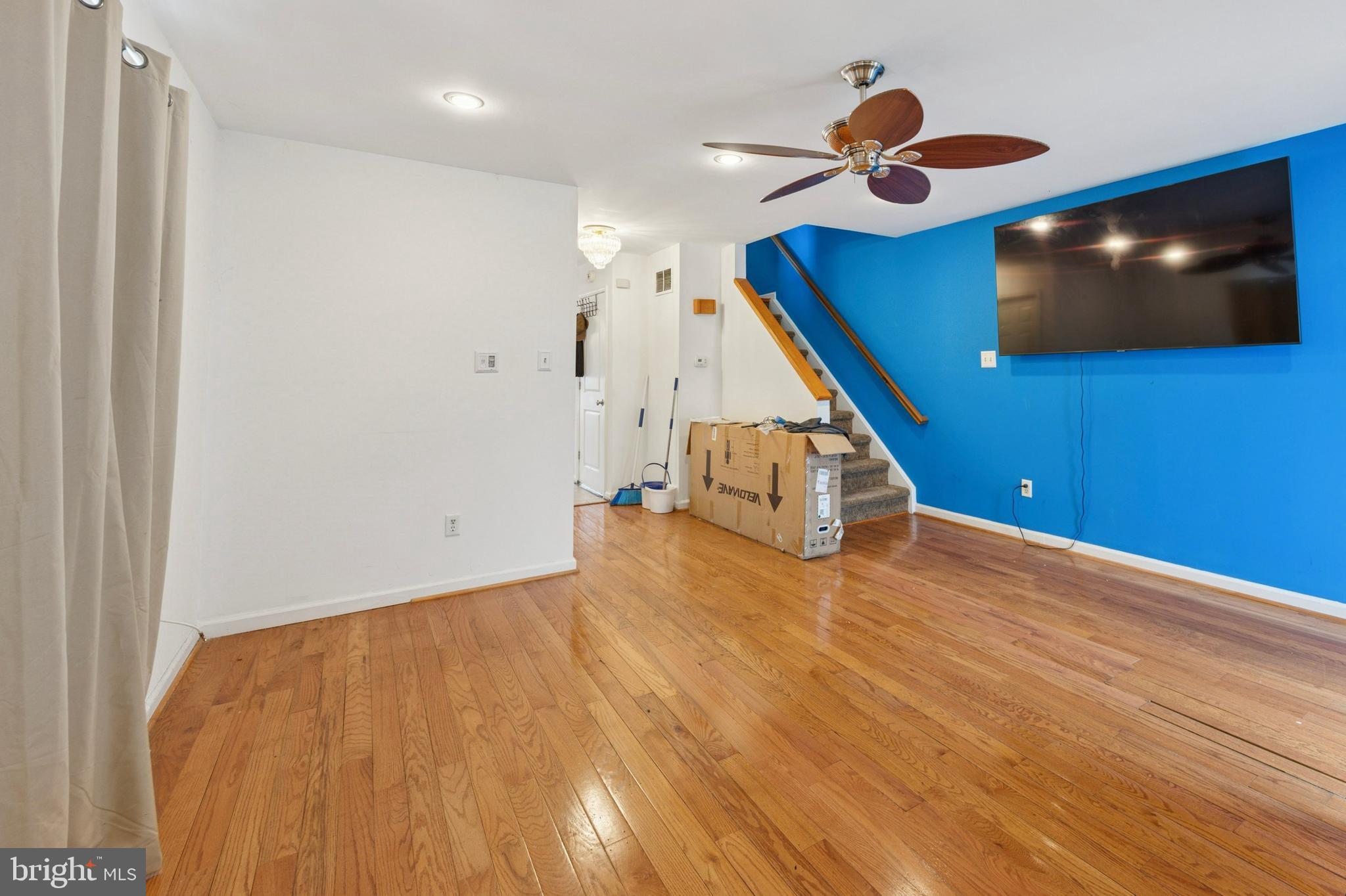 2733 Willits Road Philadelphia, PA 19114 - Photo 3 of 25 Gallery Image 3