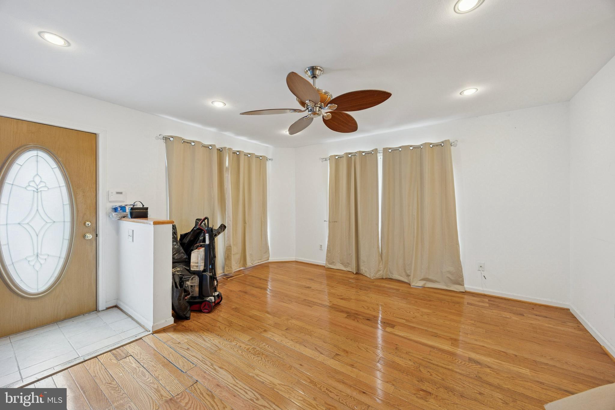 2733 Willits Road Philadelphia, PA 19114 - Photo 5 of 25 Gallery Image 5