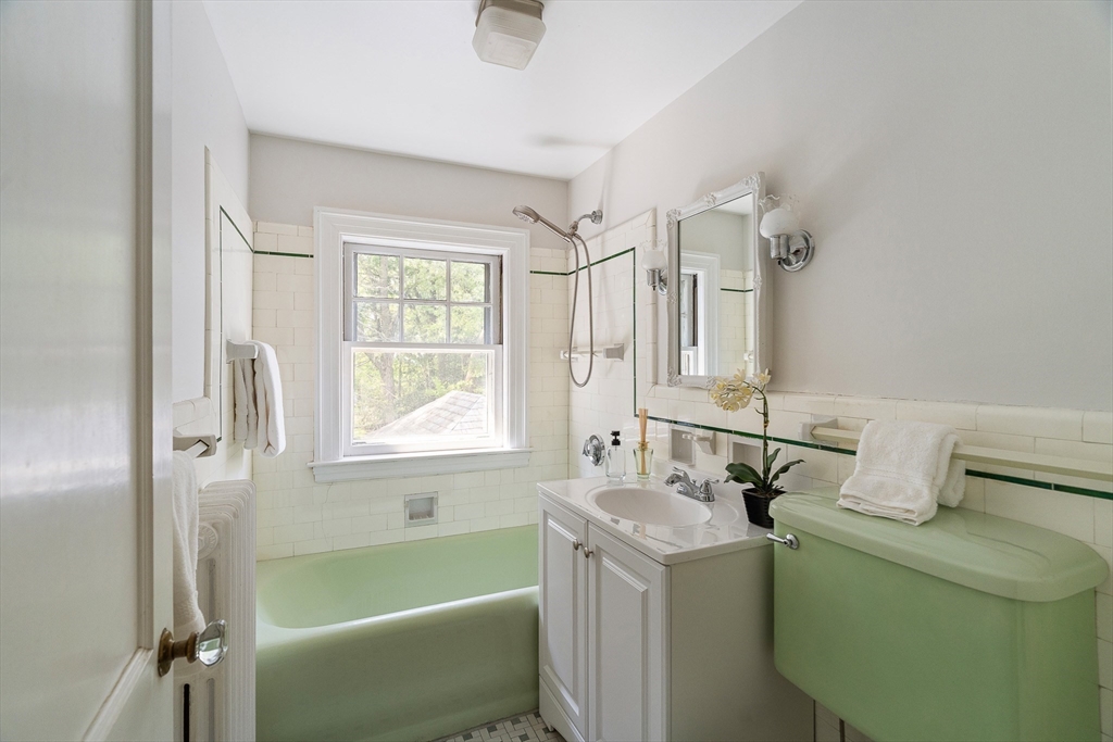 15 Agawam Road Newton, MA 02468 - Photo 17 of 25