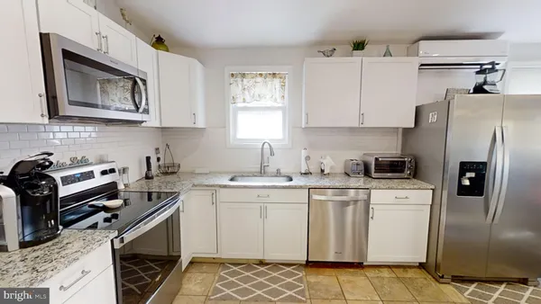 $2,100 | 372 Lake Anna Drive, Bumpass, VA 23024