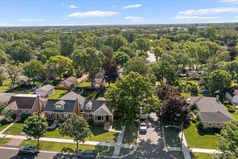 $525,000 | 201 North Maple Street, Mount Prospect, IL 60056