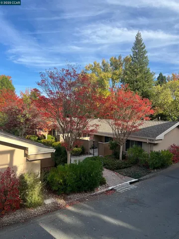 $699,000 | 1216 Fairlawn Court, Unit 8, Walnut Creek, CA 94595