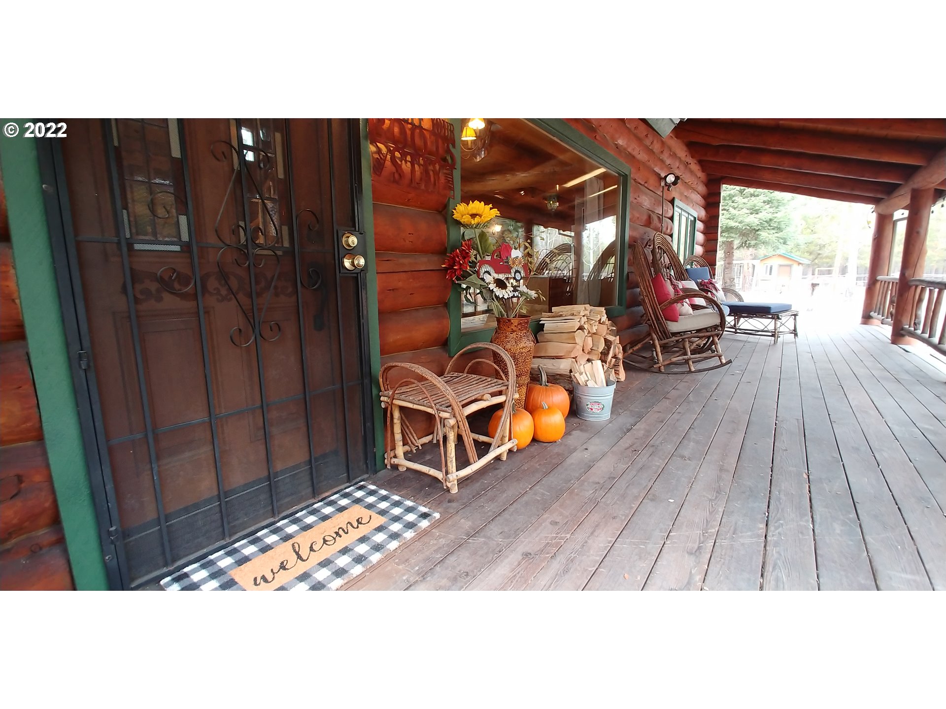 51285 Dianne Road La Pine, OR 97739 - Photo 2 of 32 Porch