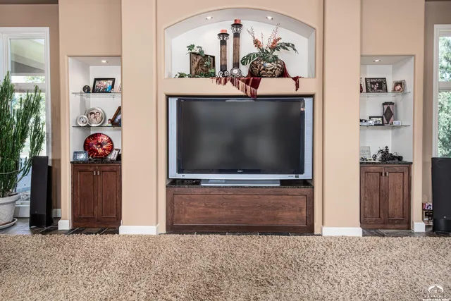 $1,195,000 | 1709 Lake Alvamar Drive, Lawrence, KS 66047