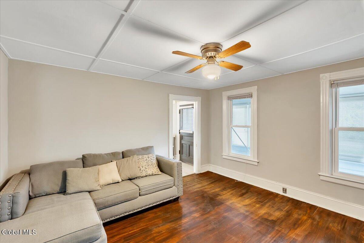 2115 Colgate Place Schenectady, NY 12304 - Photo 27 of 43 06-Family Room