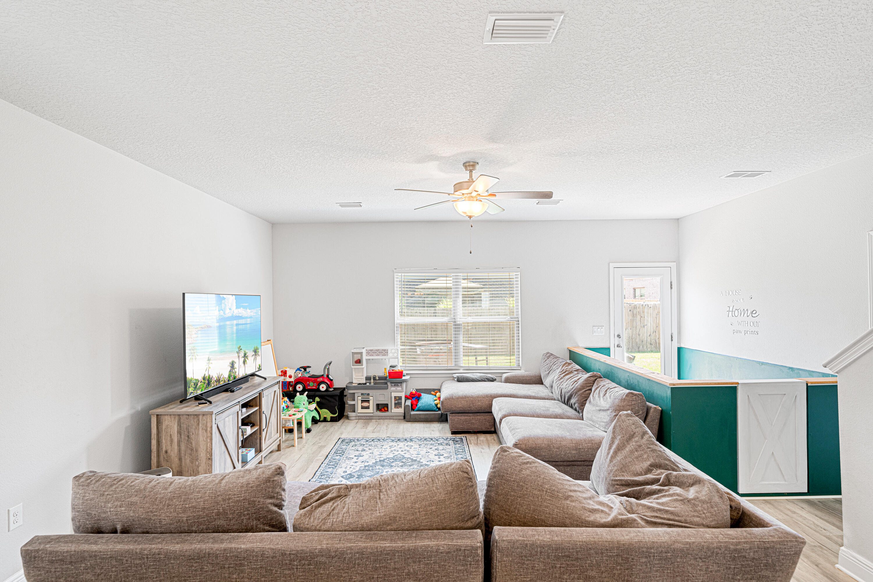 107 Ridgeway Circle Crestview, FL 32536 - Photo 8 of 24 living room (1)