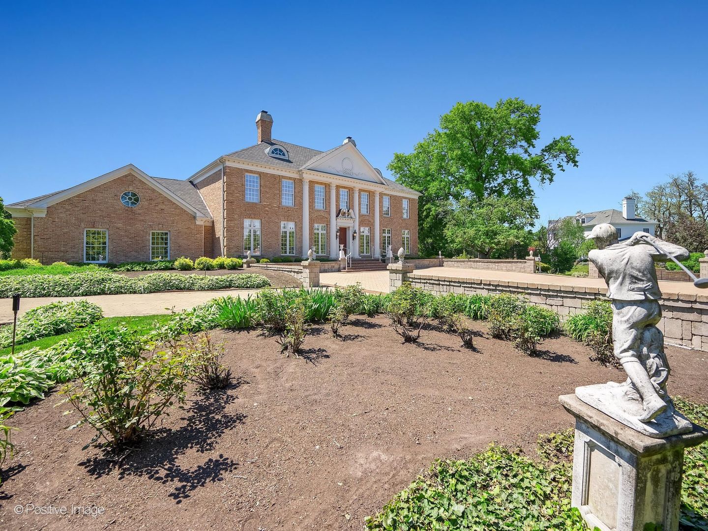 25W471 Plamondon Road Wheaton, IL 60189 - Photo 3 of 121 Gallery Image 3