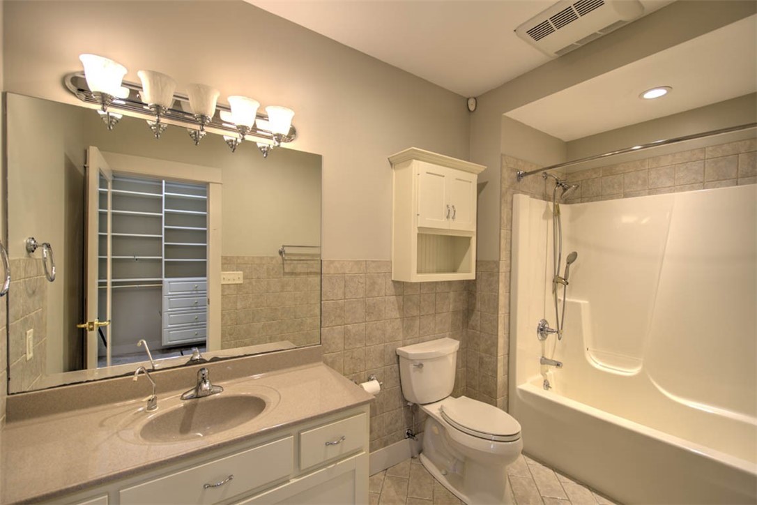 4180 South Lake Court Decatur, IL 62521 - Photo 36 of 48