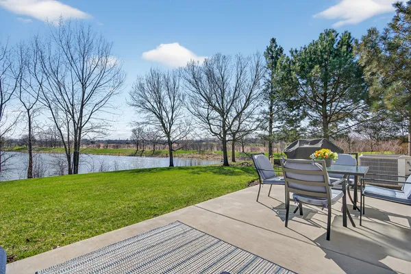 $300,000 | 2027 South Kristina Lane, Round Lake, IL 60073