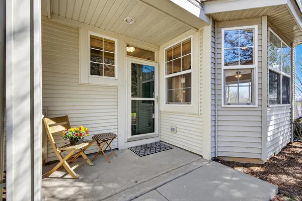 $300,000 | 2027 South Kristina Lane, Round Lake, IL 60073