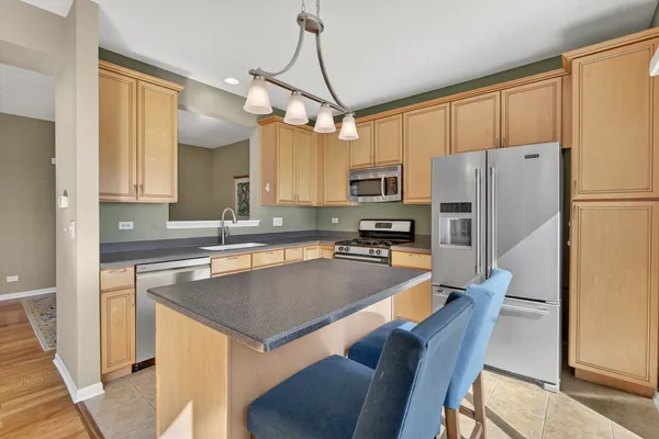 $300,000 | 2027 South Kristina Lane, Round Lake, IL 60073