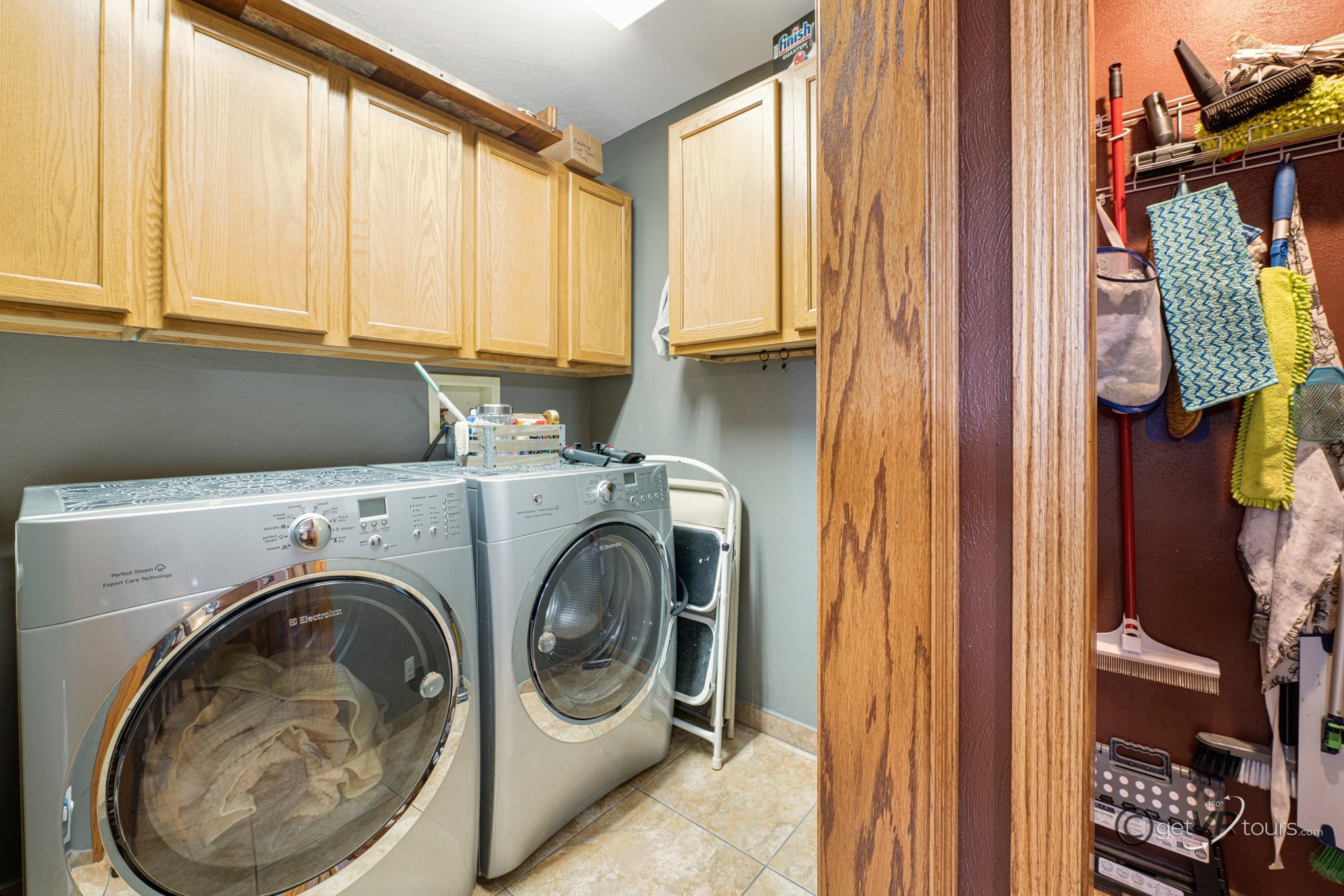 2472 West Red Oak Road Freeport, IL 61032 - Photo 12 of 45 a view of storage and utility room