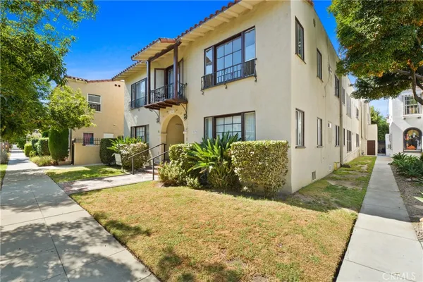 $2,600,000 | 2175 Chestnut Avenue, Long Beach, CA 90806